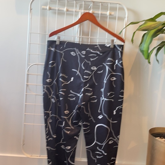 cute patterned trouser. Only tried on. - Picture 2 of 2